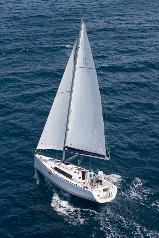 segel charter yacht Oceanis 31 32